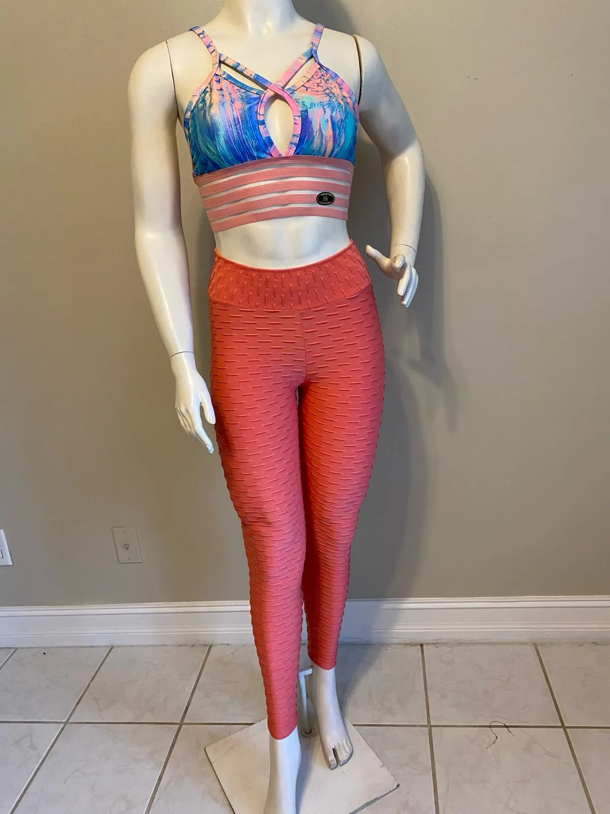 SCRUNCH BOOTY LIGHT ORANGE WAVE LEGGING AND TOP - NO RETURN