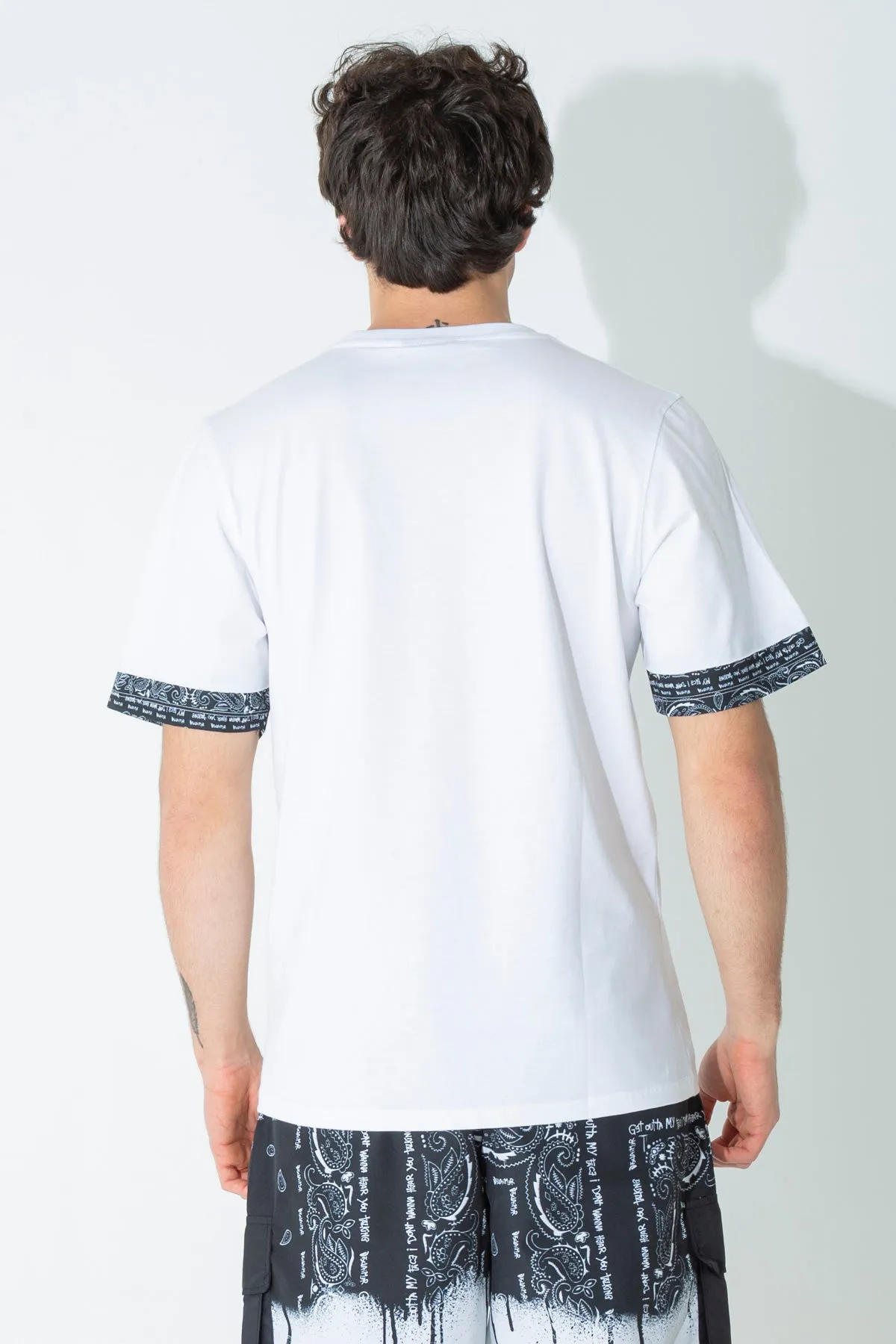 T-shirt con dettagli paisley